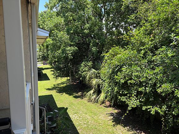 5th image of 613 Colonial Dr APT 8