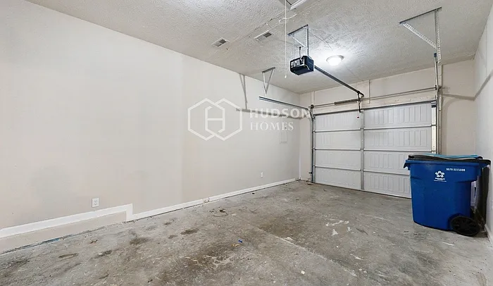 8014 Valencia Dr — Photo 29