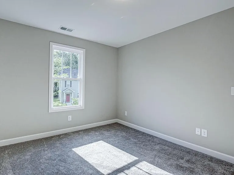154 Lincoln Place Cir — Photo 12