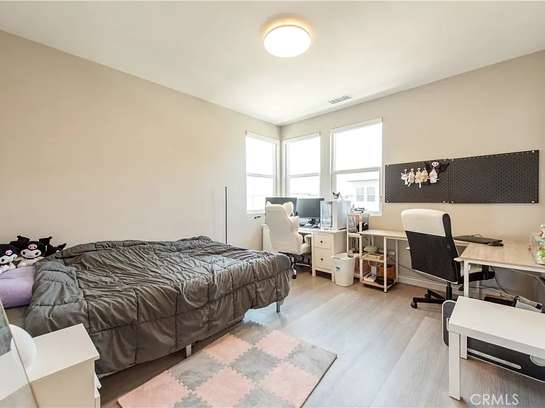 1426 S Urbana St — Photo 18