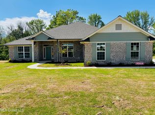 7739 Mary McCoy Dr, Horn Lake, MS 38637