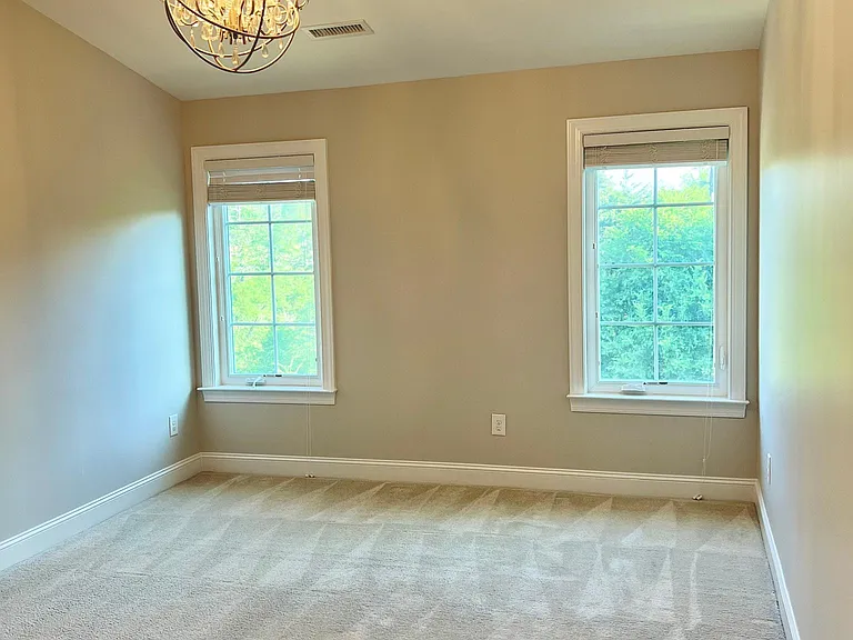 705 Piedmont Crossing Dr — Photo 18