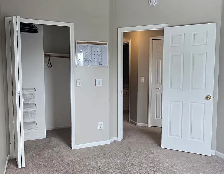 Third bedroom w walk-in closet