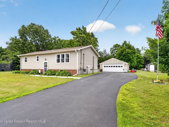 28 Lakeview Drive, Valatie, NY 12184