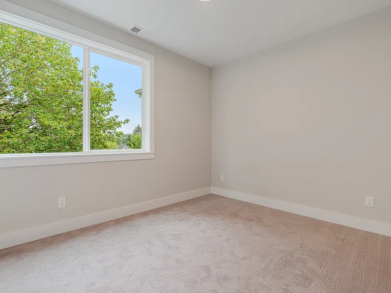 464 SE Haddock Ln — Photo 33