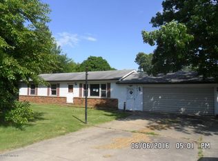 38317 Paw Paw Rd, Paw Paw, MI 49079