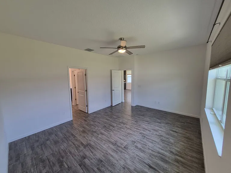 1257 Hendon Loop — Photo 7