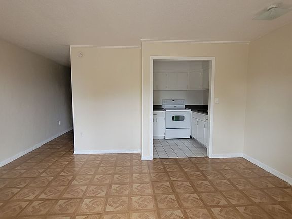 4th image of 619 Peachtree St APT 8