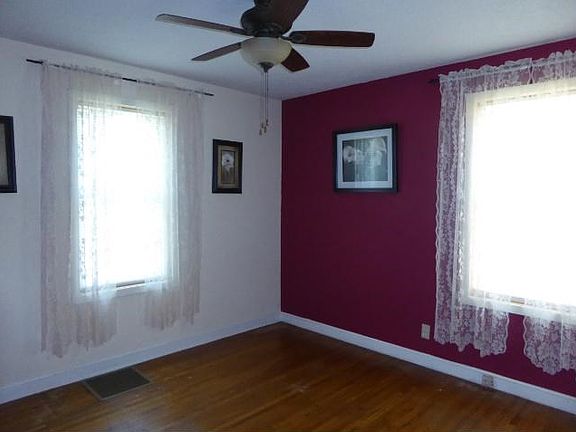 SIMPLE CHIC MAIN BEDROOM One of two on main level