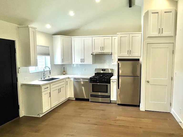 6342 Murietta Ave — Photo 3