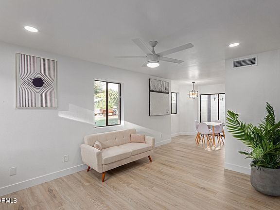 4th image of 2201 E PINCHOT Avenue #20