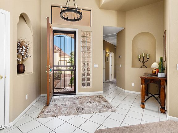 5th image of 4702 N Greenview Cir W