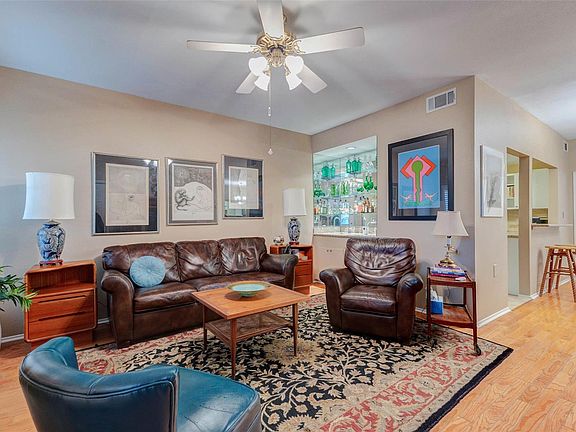 3rd image of 2113 Waugh Dr