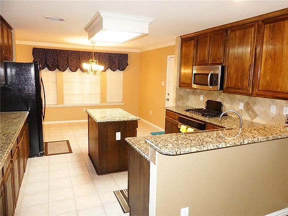 5th image of 1286 Bradford Dr