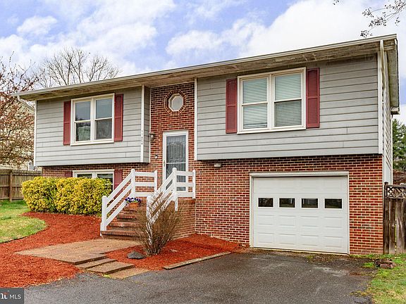 3rd image of 11404 Warner Dr