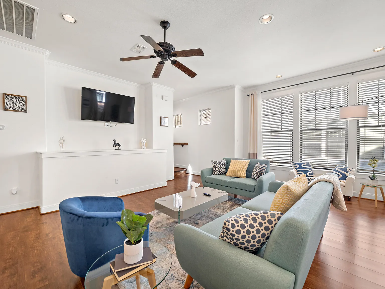 3 bed, $5,400 — Photo 4