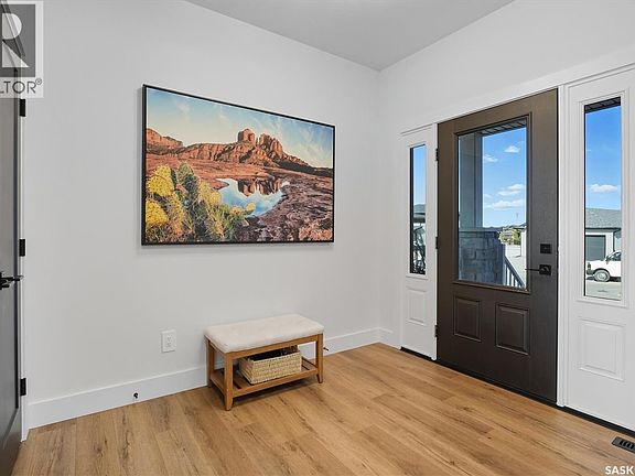 5th image of 518 Hamm Cres