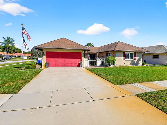 2nd image of 10260 Greentrail Drive N
