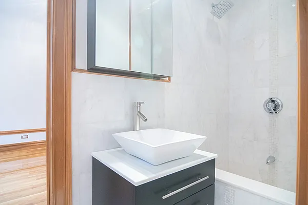 Rented by WAM Partners - William Moses Co. | media 40