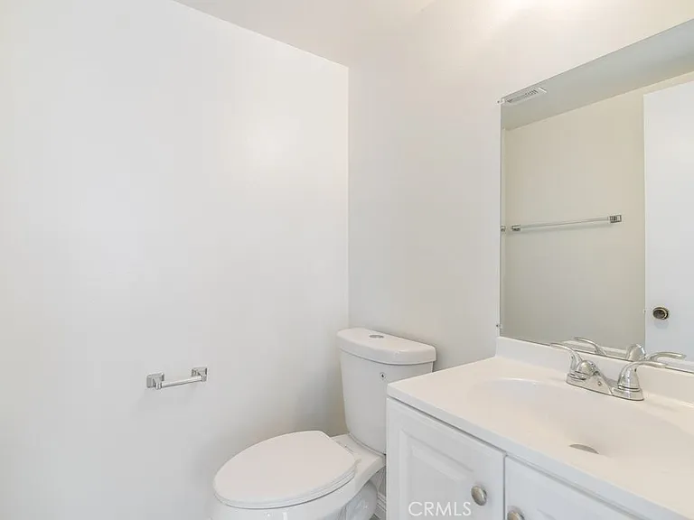 1129 Linden Ave #1 — Photo 16