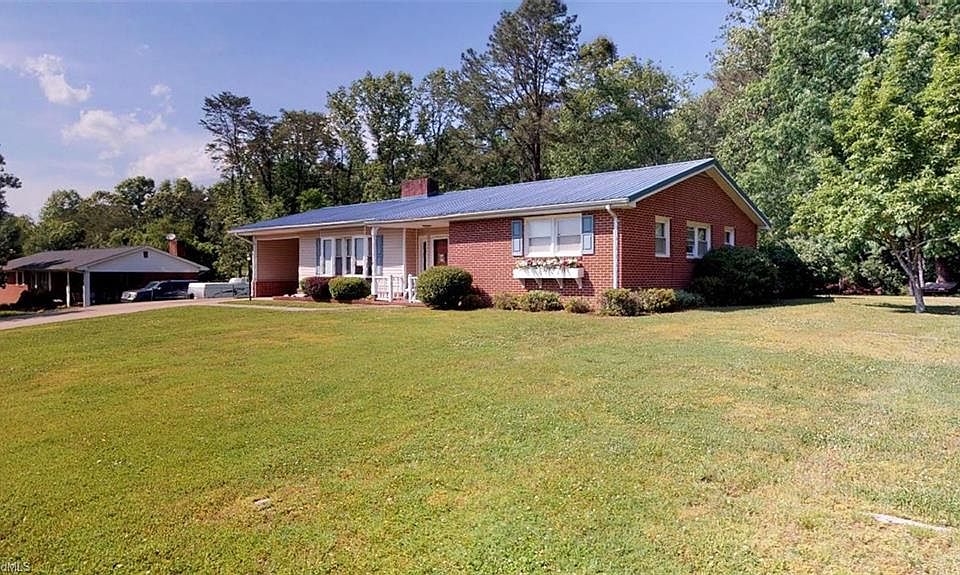1st image of 1541 W Devon Dr