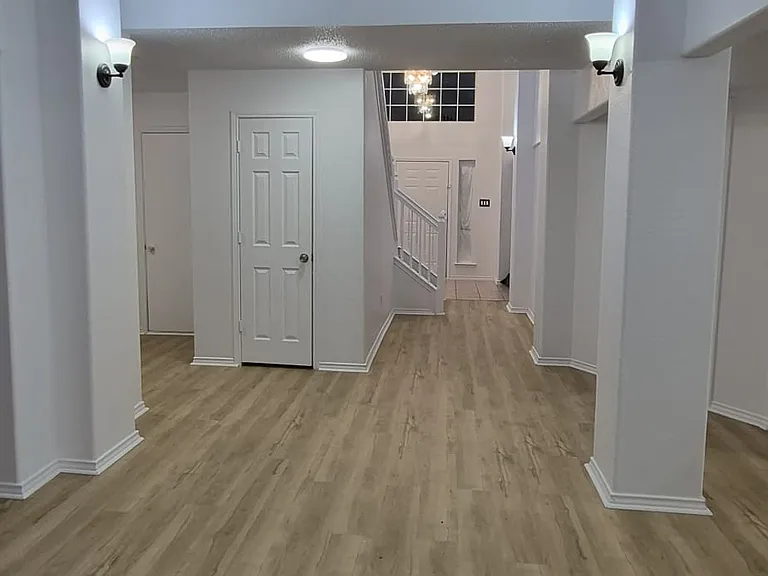 5518 Heathercrest Dr — Photo 4