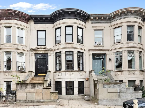 8 Parkside Ct, Brooklyn, NY 11226