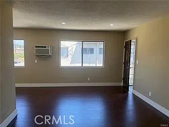 600 E Acacia Ave — Photo 1