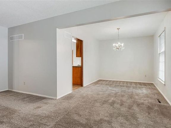 4th image of 8209 W 98th St