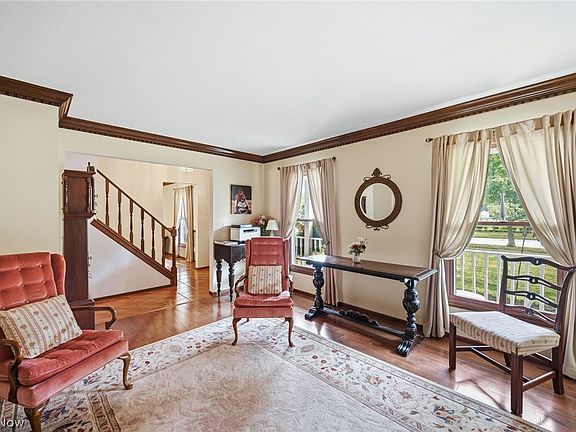 5th image of 9585 Brayes Manor Dr