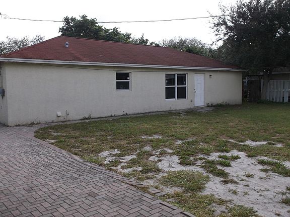 3rd image of 1512 Suwanee Drive