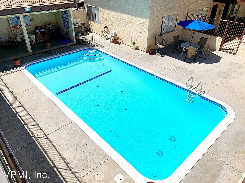 1st image of 145 E 44th St APT 217