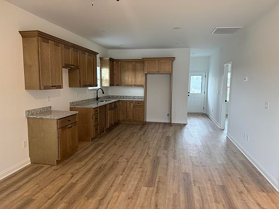 4th image of 846-1 Ridgewood Dr