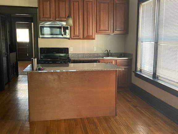 3rd image of 4048 Cleveland Ave APT 3