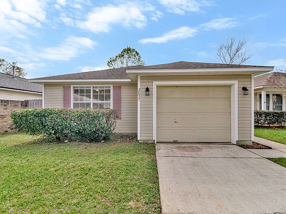 2nd image of 2037 Marquesas Ln