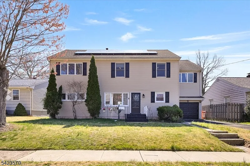 439 Fairview Ave photo 1