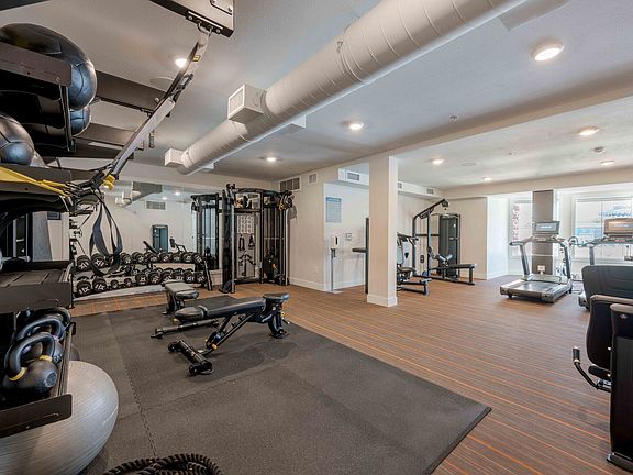 5th image of 6150 Canoga Ave APT 334