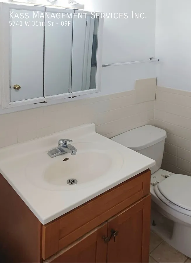 Cicero 1 bedroom with Heat included and Updated Kitchen! — Photo 3