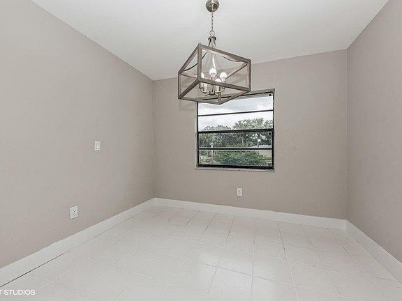 5th image of 11 Westgate Lane #D