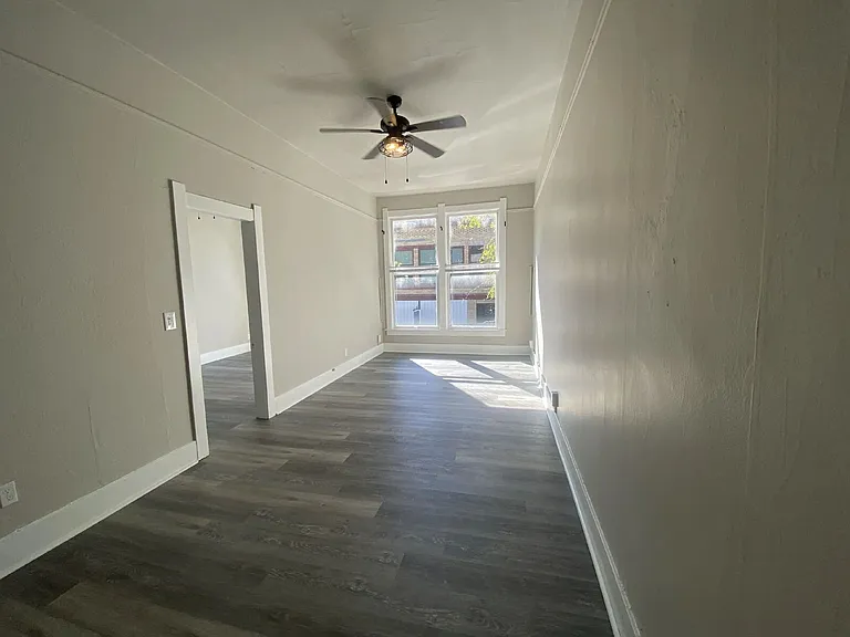 624 SE Main St — Photo 16