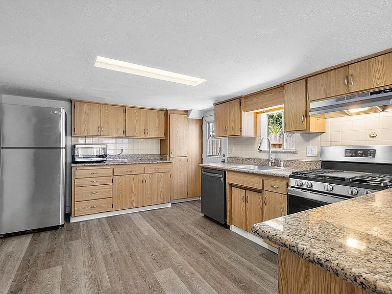 531 Taylor Ave — Photo 8