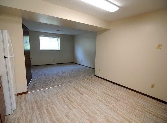 3rd image of 137 E Union St APT 2
