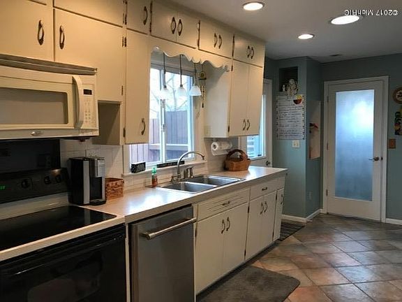 2nd image of 304 Winwood Dr