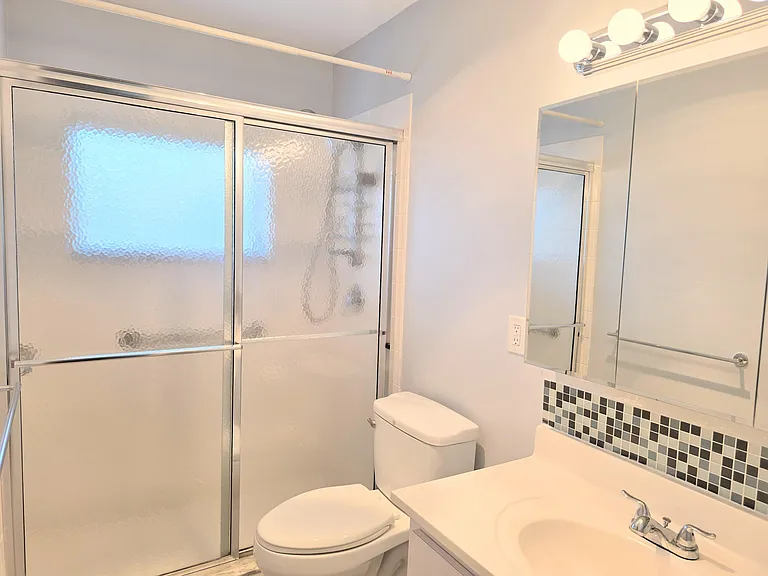 2737 Emory Dr E #D — Photo 9