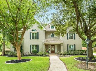 209 Laurelfield Dr, Friendswood, TX 77546