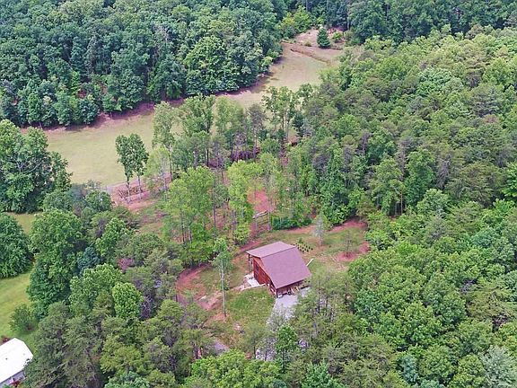 2nd image of 145 Bear Claw Ln
