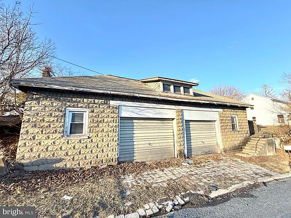 4th image of 248 Main St