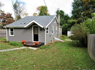 11 Round Hill Rd, Sandy Hook, CT 06482