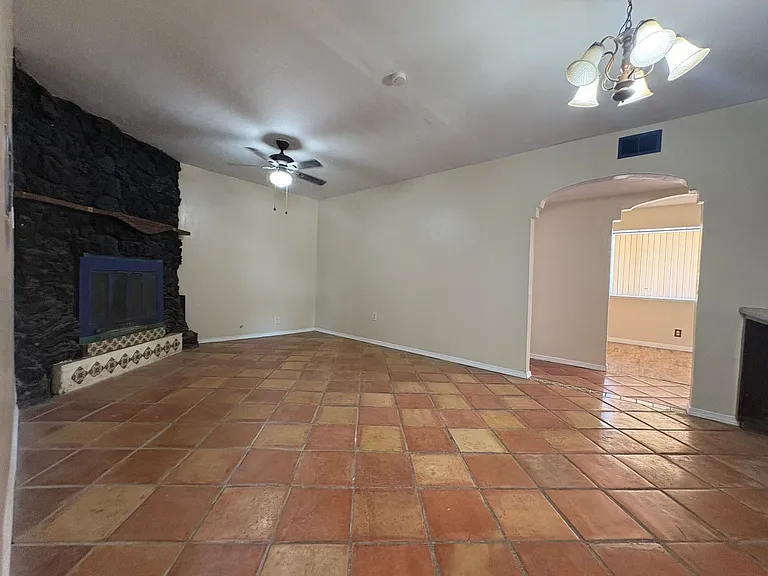 10309 Shoshone St — Photo 22