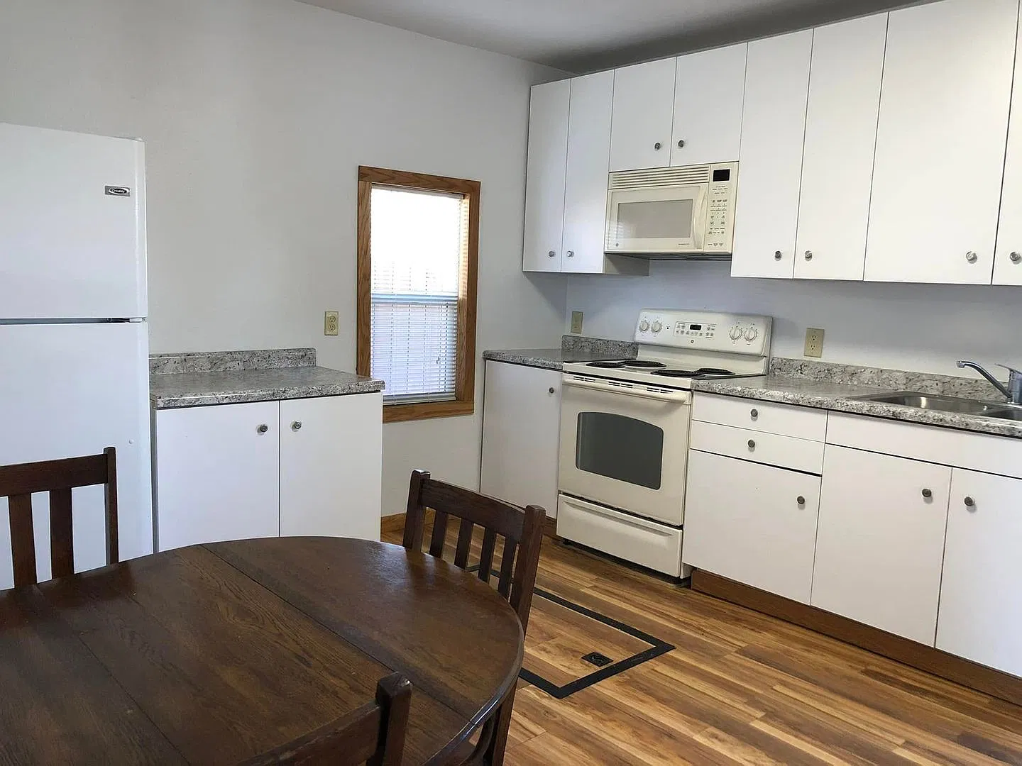 Cute House for Rent in quiet neighborhood — Photo 4